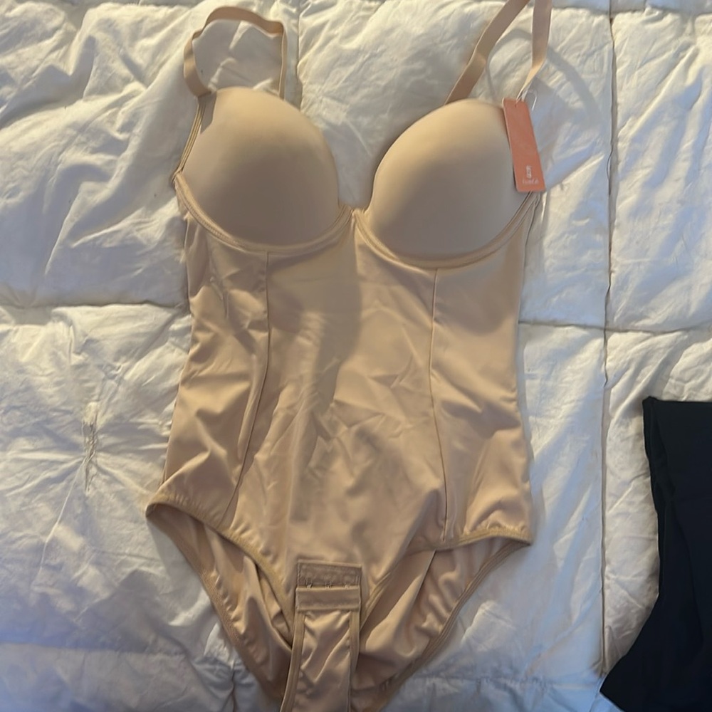 Bodysuit Shapeware lined bust area size medium new